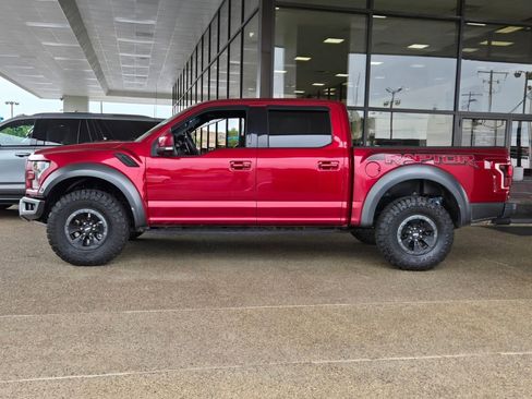 Used 2018 Ford F150 Raptor w/ Equipment Group 802A Luxury AWD/4WD image 2