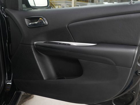 Used 2014 Dodge Journey SXT image 9