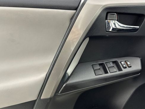 Used 2018 Toyota RAV4 XLE w/ Convenience Package image 11