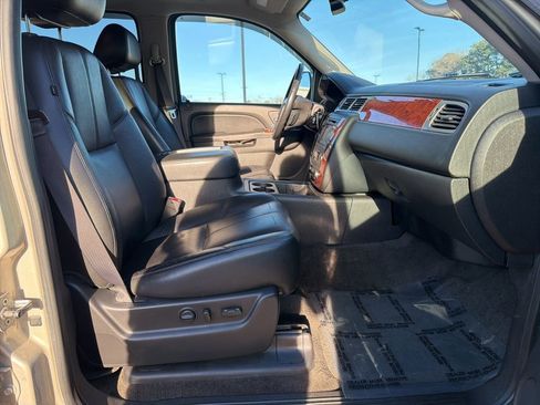Used 2013 Chevrolet Suburban 2500 LT image 36