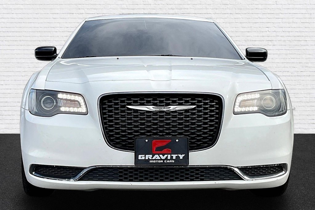 Used 2018 Chrysler 300 Touring w/ Sport Appearance Package RWD image 2