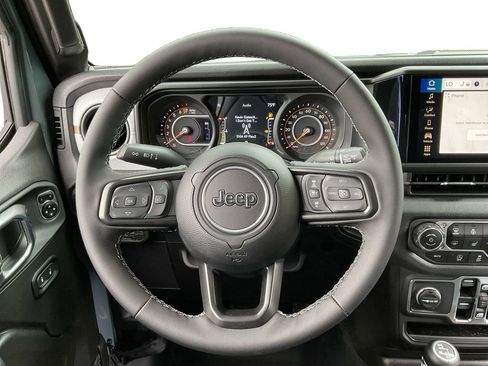 New 2025 Jeep Gladiator Sport image 17