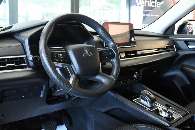 Used 2024 Mitsubishi Outlander ES AWD/4WD image 21