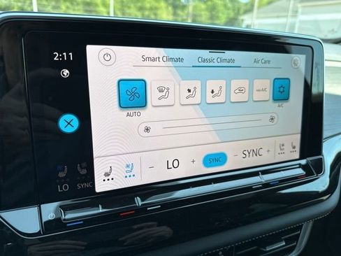 New 2025 Volkswagen Atlas Cross Sport SE image 18