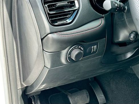 Used 2025 Dodge Durango R/T image 10