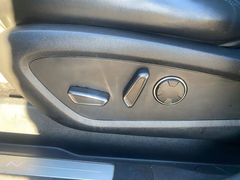 Used 2019 Lincoln MKC Select w/ Select Plus Package image 10