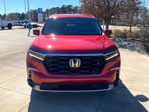 Used 2025 Honda Pilot EX-L image 2