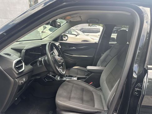 Used 2024 Chevrolet TrailBlazer LT w/ Convenience Package AWD/4WD image 18