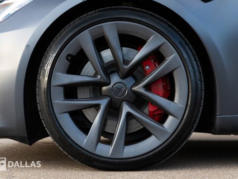 Used 2022 Tesla Model S Plaid image 8