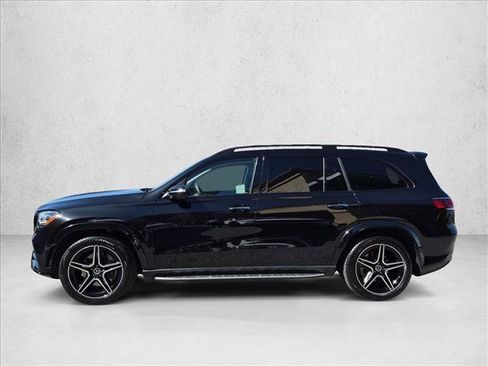 Used 2023 Mercedes-Benz GLS 580 4MATIC image 9