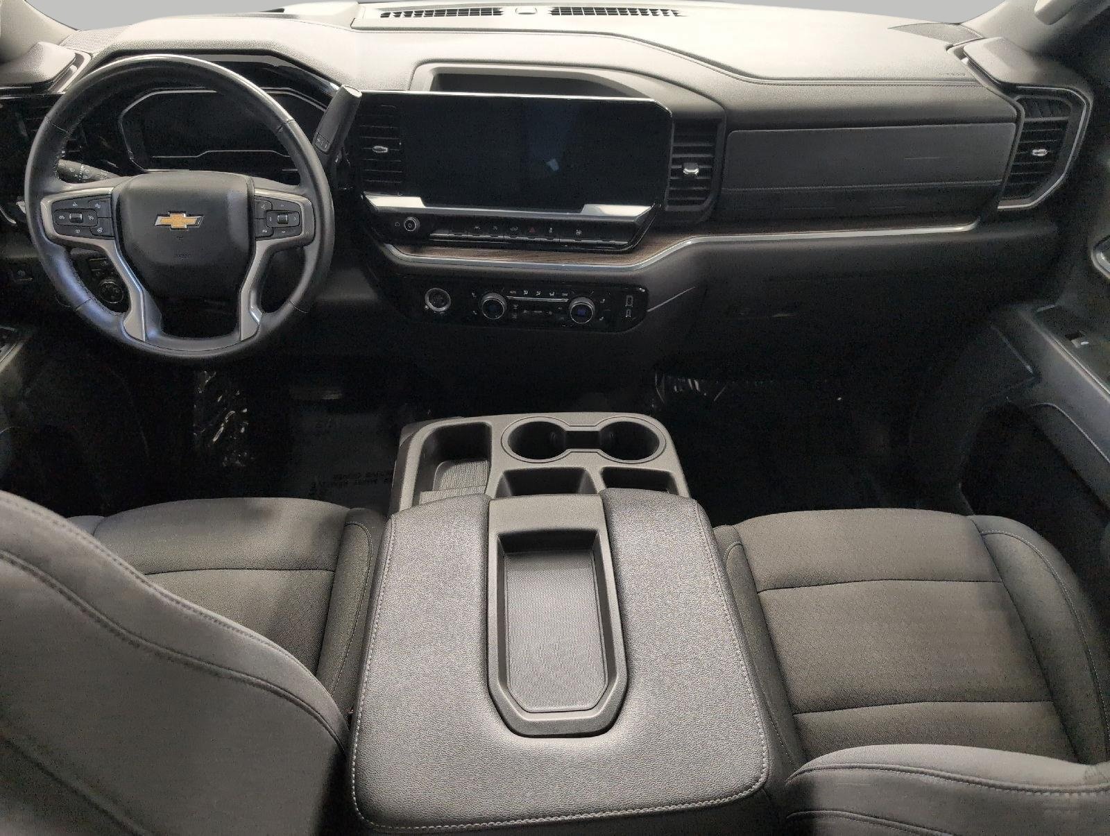 Used 2024 Chevrolet Silverado 1500 LT AWD/4WD image 6