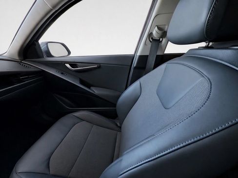 Certified 2023 Kia Niro Wind FWD image 30