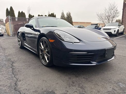 Used 2018 Porsche 718 Cayman image 7
