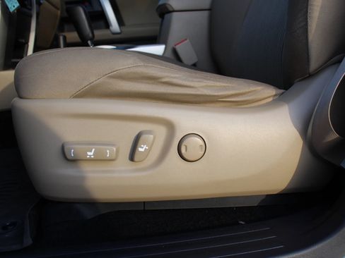 Used 2012 Toyota 4Runner SR5 w/ Convenience Pkg image 12