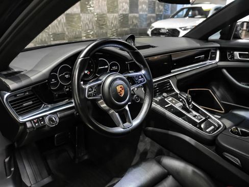Used 2018 Porsche Panamera 4S AWD/4WD image 3