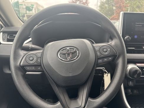 Used 2025 Toyota RAV4 LE image 21