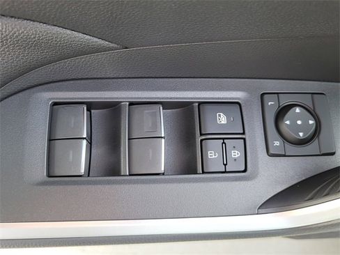 Used 2025 Toyota RAV4 XLE image 16