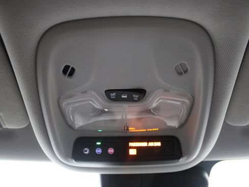 Used 2023 Chevrolet TrailBlazer LT FWD image 34