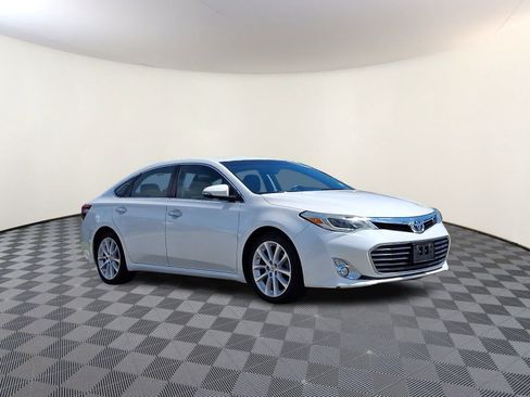 Used 2014 Toyota Avalon Limited FWD image 4