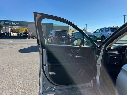 Used 2024 Lincoln Corsair Reserve w/ Equipment Group 201A image 25