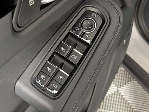 New 2026 Porsche Macan Turbo AWD/4WD image 27