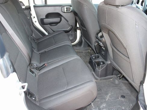 Used 2023 Jeep Gladiator Sport image 16