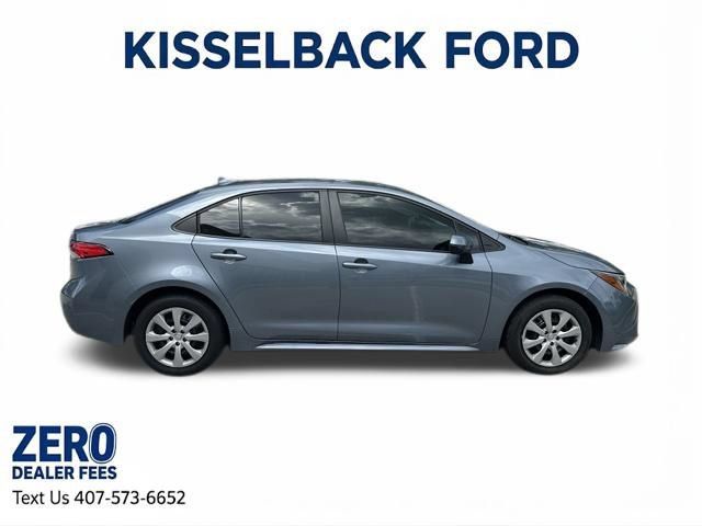 Used 2022 Toyota Corolla LE FWD image 2