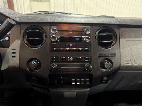 Used 2011 Ford F550 4x4 Crew Cab Super Duty w/ Payload Upgrade Pkg image 29