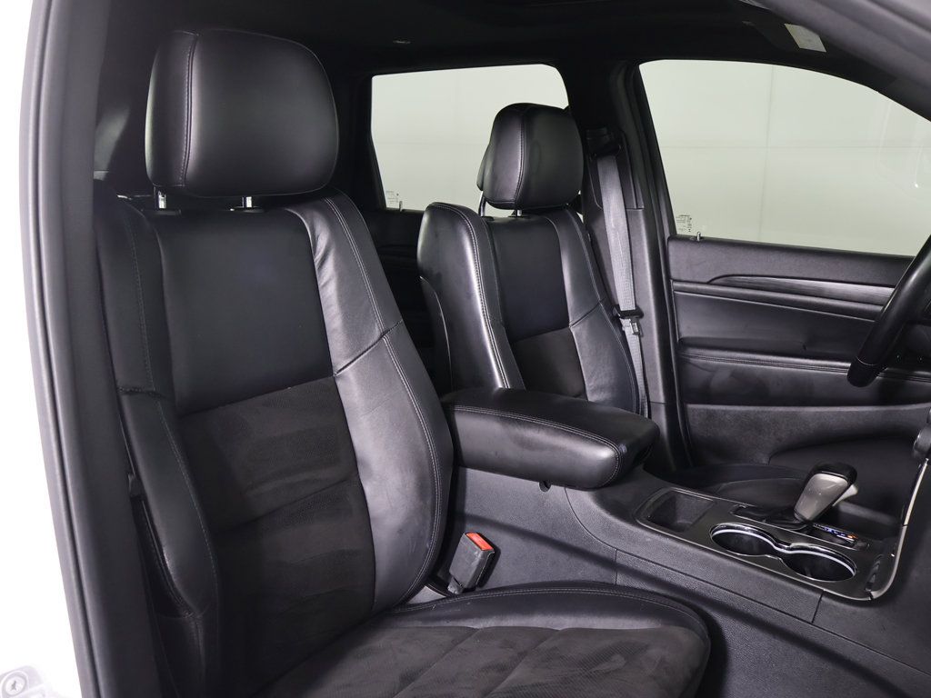 Used 2020 Jeep Grand Cherokee Altitude AWD/4WD image 28