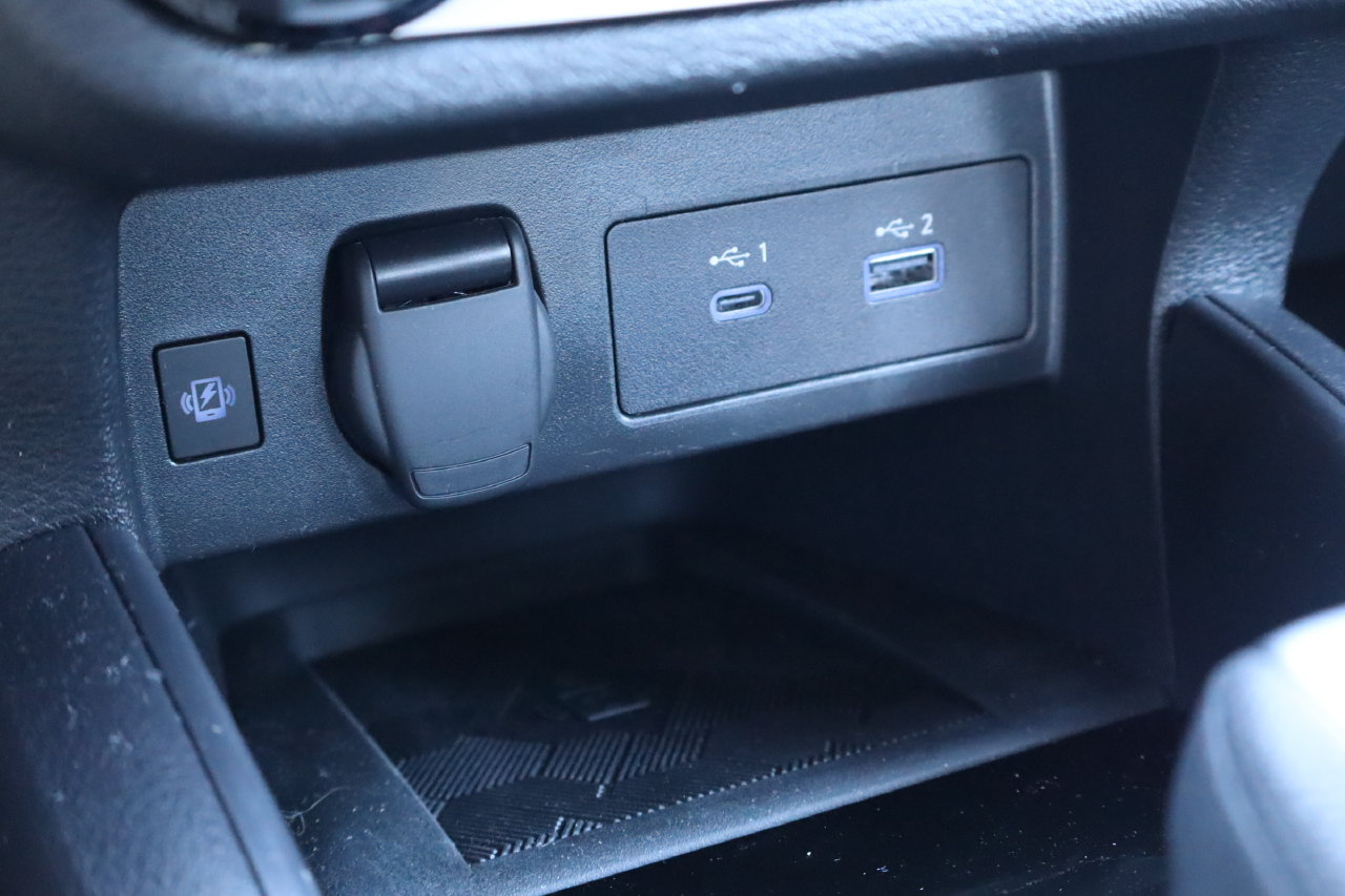 Used 2024 Nissan Versa SR w/ Trunk Package FWD image 24