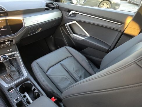 Used 2025 Audi Q3 2.0T Premium image 28