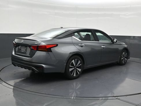Used 2022 Nissan Altima 2.5 SV w/ SV Premium Package FWD image 5