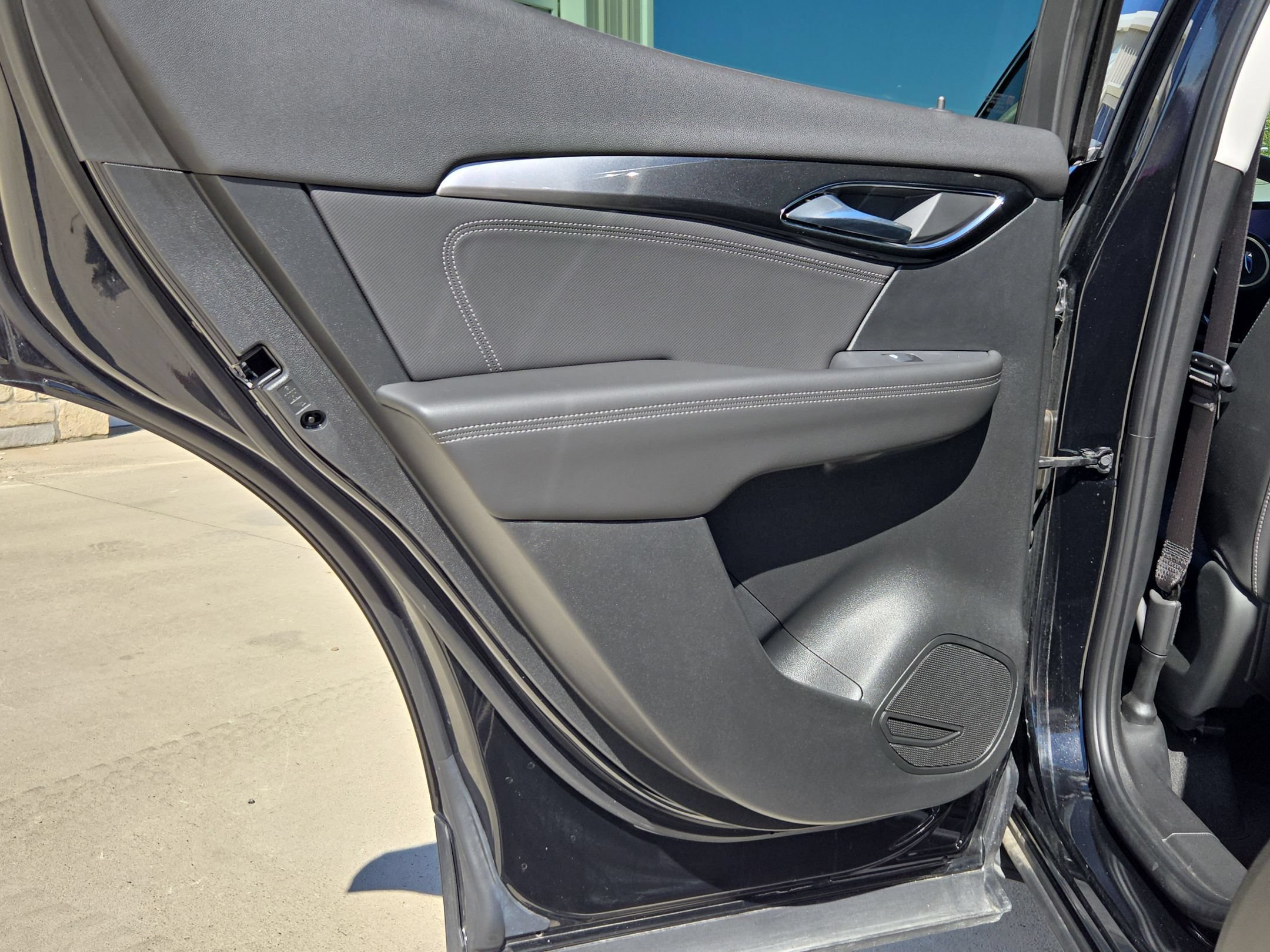 Used 2025 Buick Envision Preferred AWD/4WD image 14