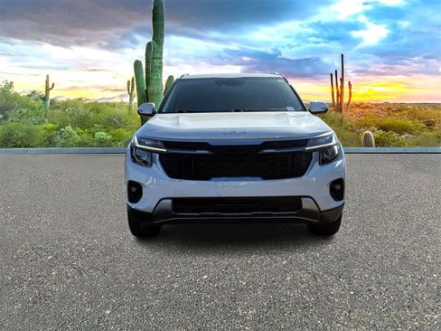 Used 2024 Kia Seltos EX image 9