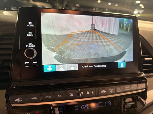 Used 2025 Honda Odyssey EX-L image 13