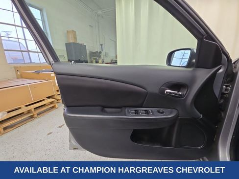 Used 2014 Chrysler 200 LX image 31