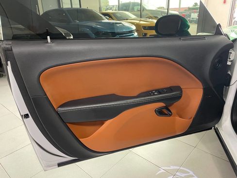 Used 2019 Dodge Challenger SRT Hellcat Redeye image 13