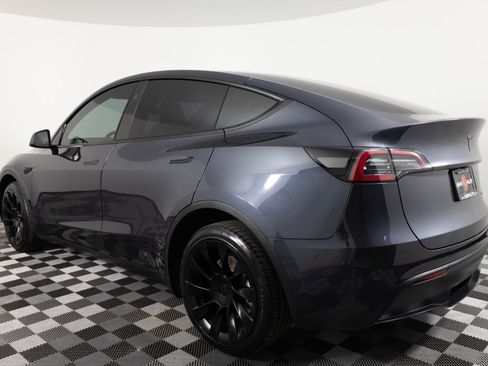Used 2024 Tesla Model Y Long Range AWD/4WD image 4