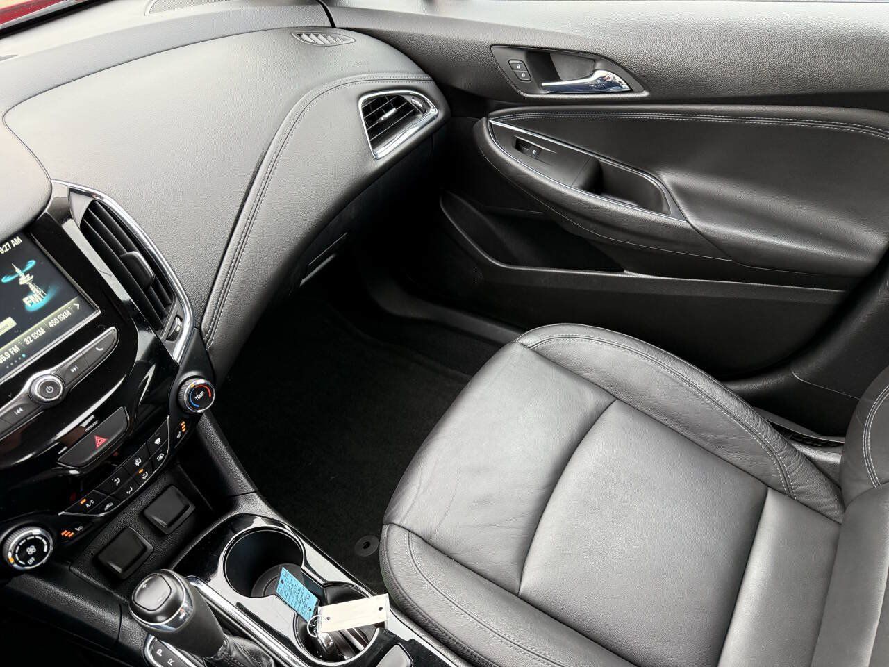 Used 2018 Chevrolet Cruze Premier FWD image 22