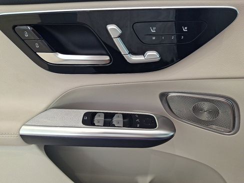 Used 2026 Mercedes-Benz GLC 300 4MATIC image 12