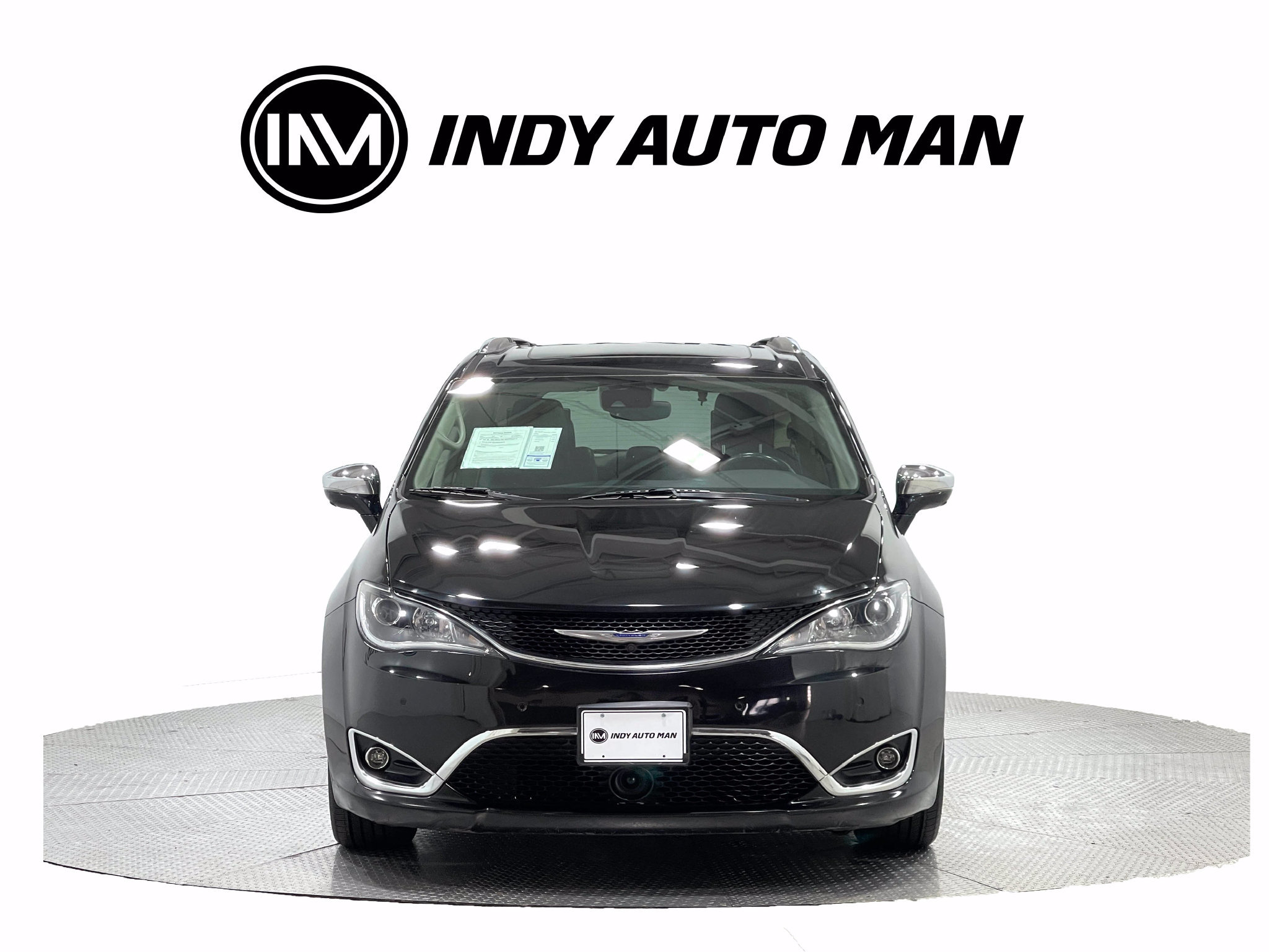 Used 2018 Chrysler Pacifica Limited w/ Tire & Wheel Group FWD image 9