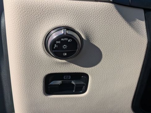 Certified 2026 Mercedes-Benz GLC 300 4MATIC image 19