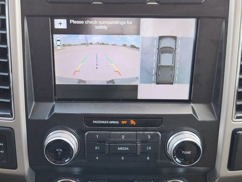 Used 2019 Ford F150 Lariat w/ Equipment Group 502A Luxury AWD/4WD image 18