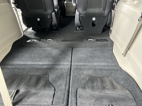 Certified 2024 Chrysler Pacifica Select image 29