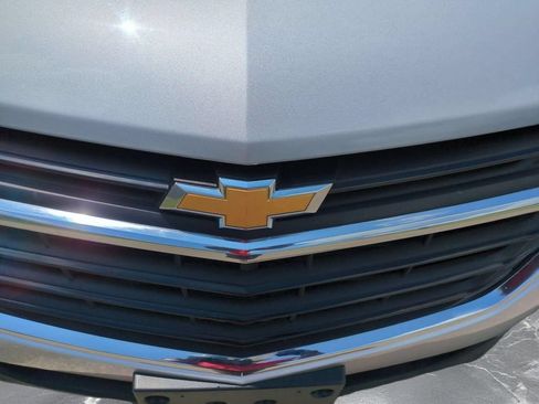 Used 2020 Chevrolet Equinox LT AWD/4WD image 9
