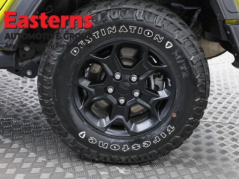 Used 2023 Jeep Wrangler Unlimited AWD/4WD image 33