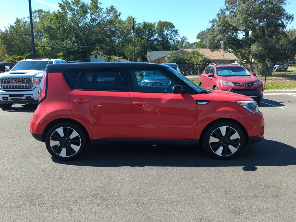 Used 2017 Kia Soul + w/ Designer's Package FWD image 8