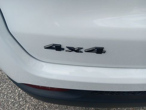 Used 2022 Jeep Compass Latitude image 16