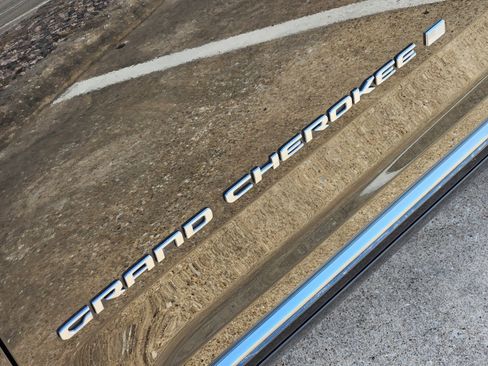 Certified 2023 Jeep Grand Cherokee Summit w/ Adv Protech Group IV image 18