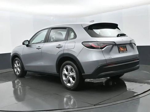 Used 2023 Honda HR-V LX image 9